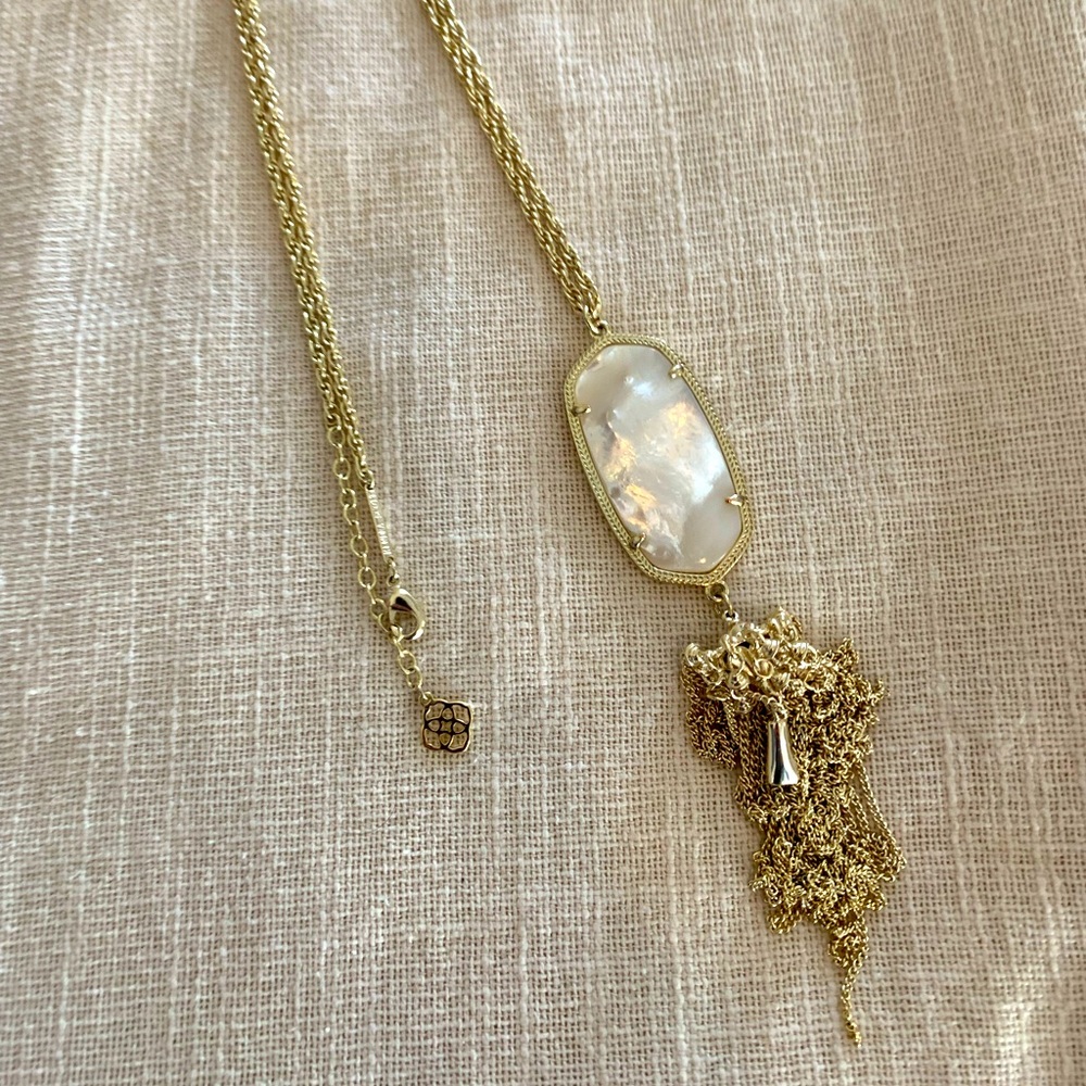 Kendra Scott Gold Rayne Necklace in Mother of Pearl!